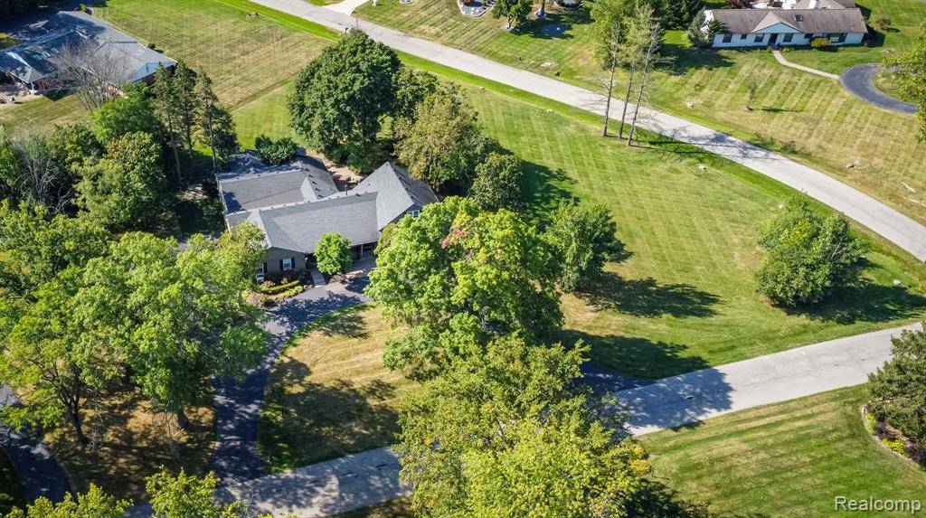 Bloomfield Hills, MI 48301,3841 Wedgewood Drive