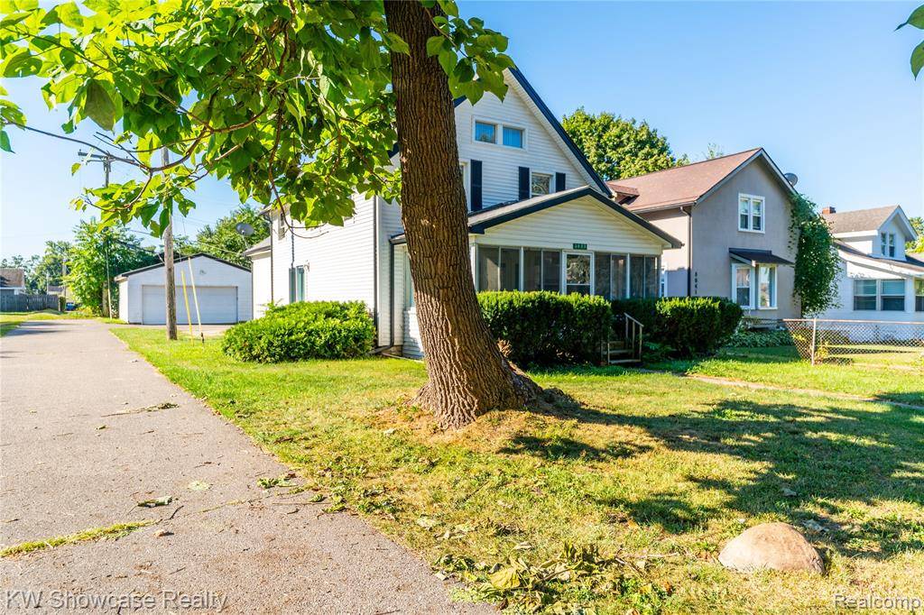 Keego Harbor, MI 48320,3033 Cass Lake Avenue