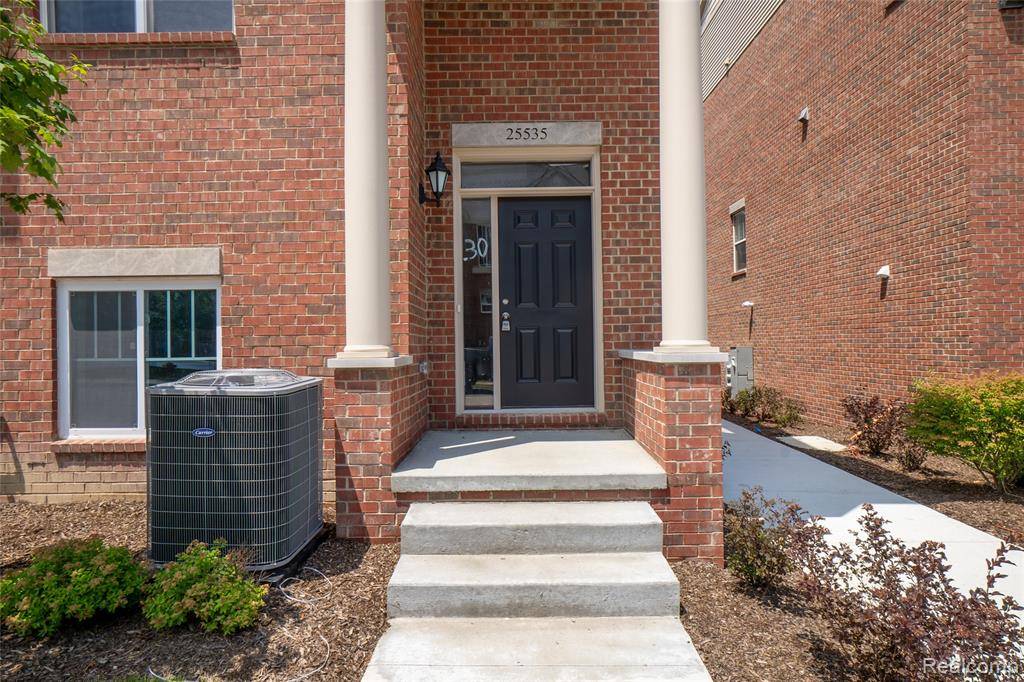 Novi, MI,25566 Grandview Lane