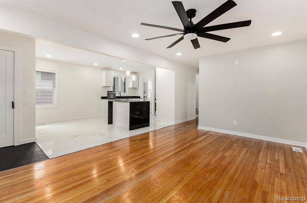 Detroit, MI 48219,17583 Pierson Street