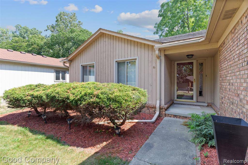 Warren, MI 48092,27226 Warner Avenue