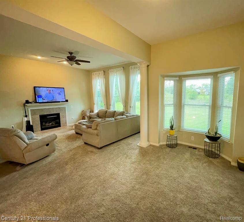 Oxford, MI 48371,778 W Peninsula Court