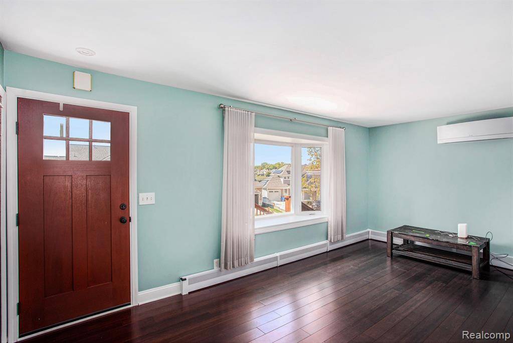 Waterford, MI 48328,1035 Wyman Drive