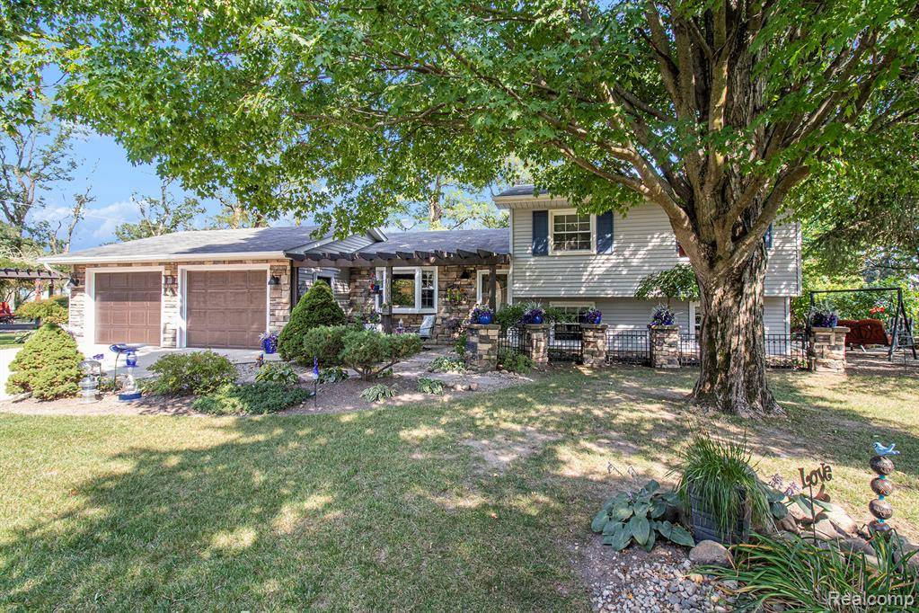 Fenton, MI 48430,10000 Sonora Drive