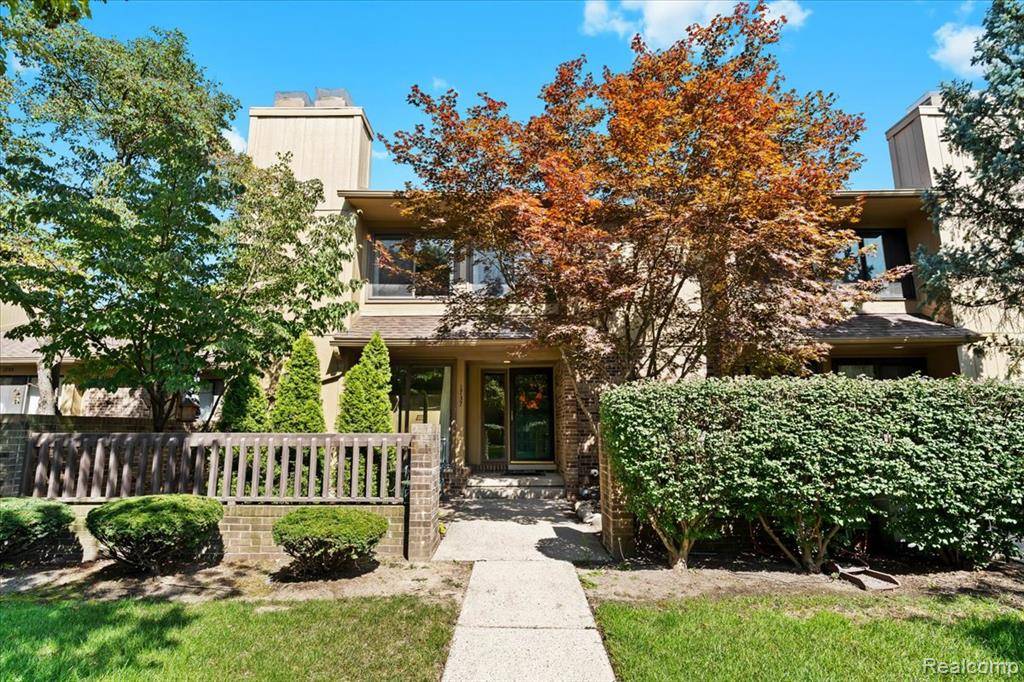 Bloomfield Hills, MI 48304,1737 S Hill Blvd E Boulevard