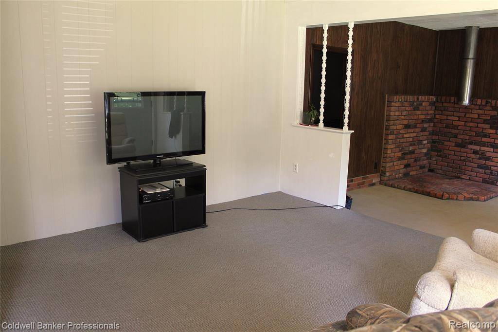 Whitmore Lake, MI 48189,10593 9 Mile Road