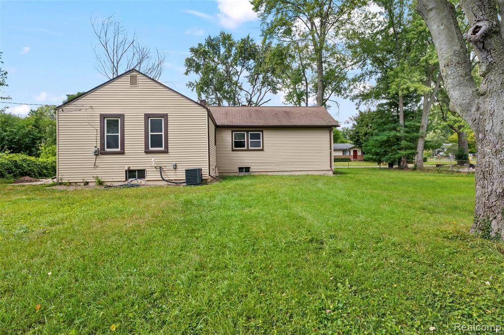 Farmington Hills, MI 48336,21632 Jacksonville Street