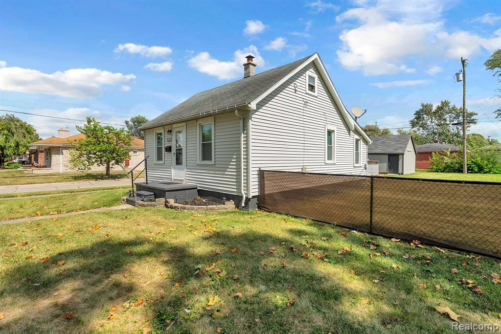 Dearborn Heights, MI 48125,4401 Katherine Street