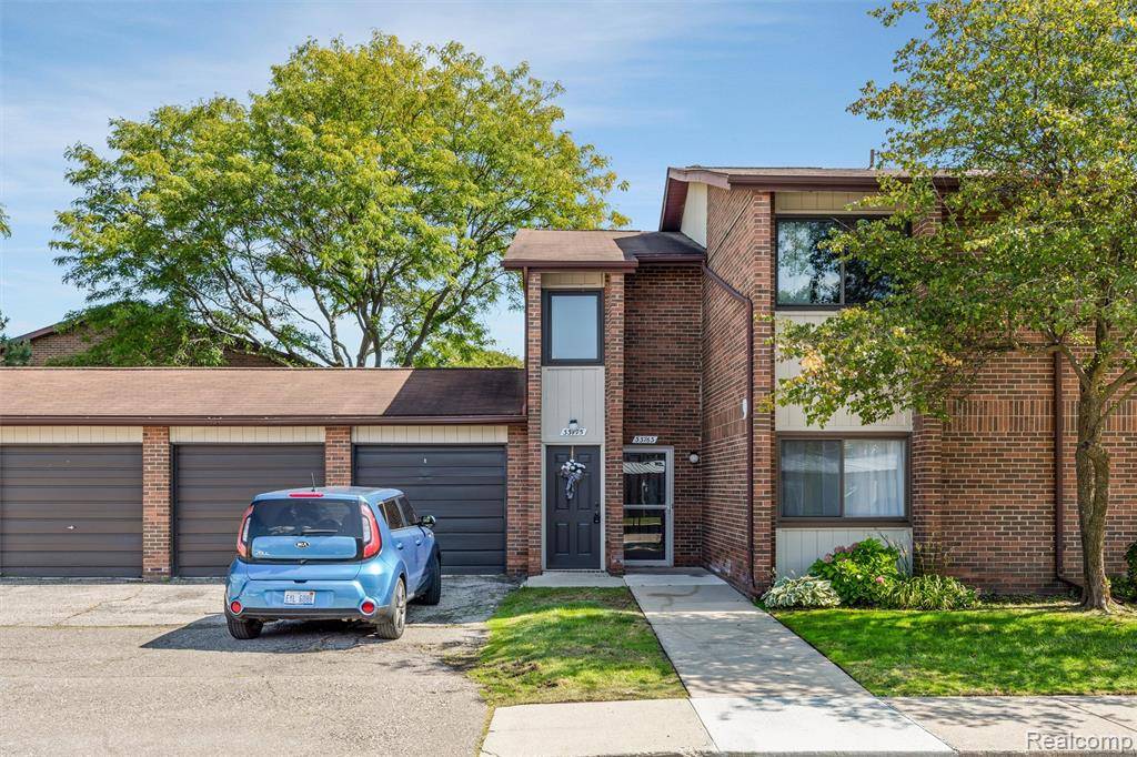 Livonia, MI 48152,33775 Pondview Circle