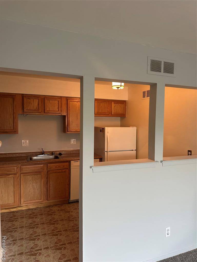 Southfield, MI 48033,25300 SHIAWASSEE Circle