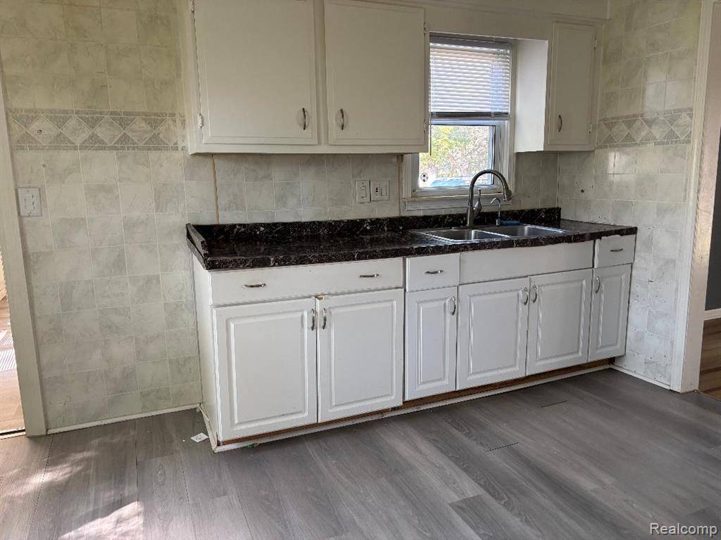 Dearborn Heights, MI 48125,24409 Stanford Stanford