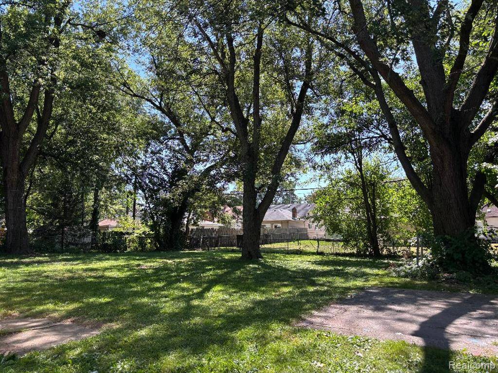 Dearborn Heights, MI 48125,24409 Stanford Stanford