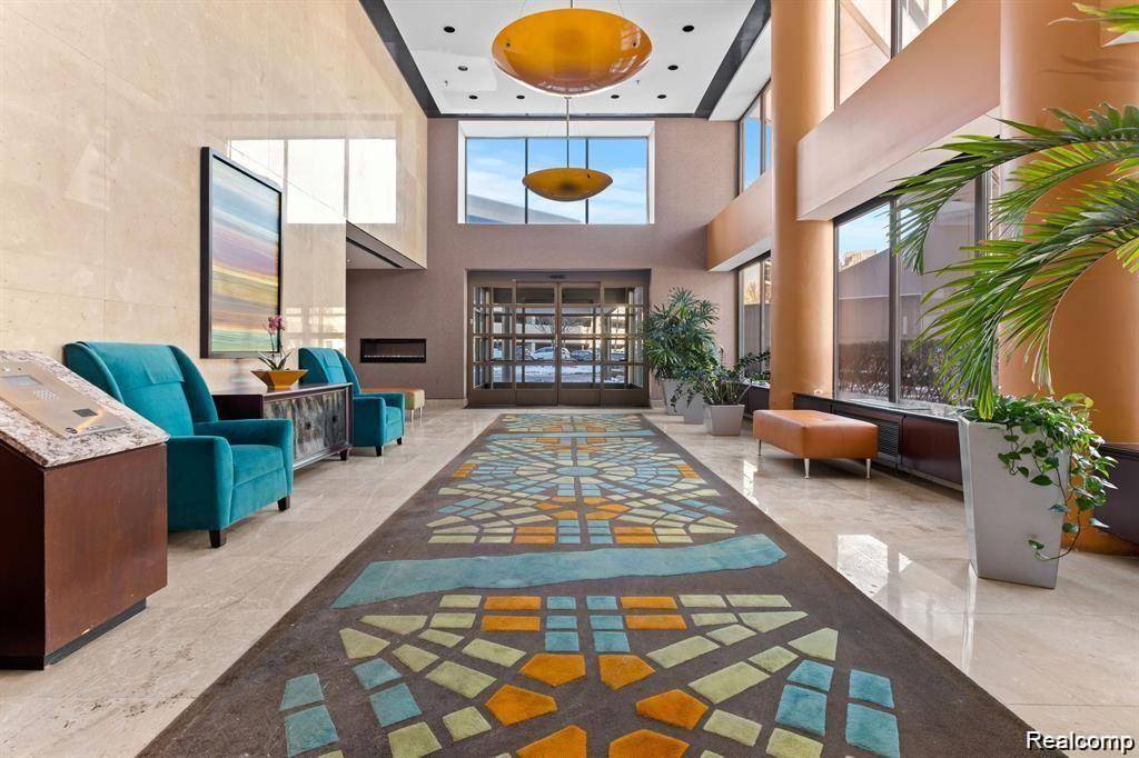 Detroit, MI 48226,1001 W JEFFERSON   Ave.