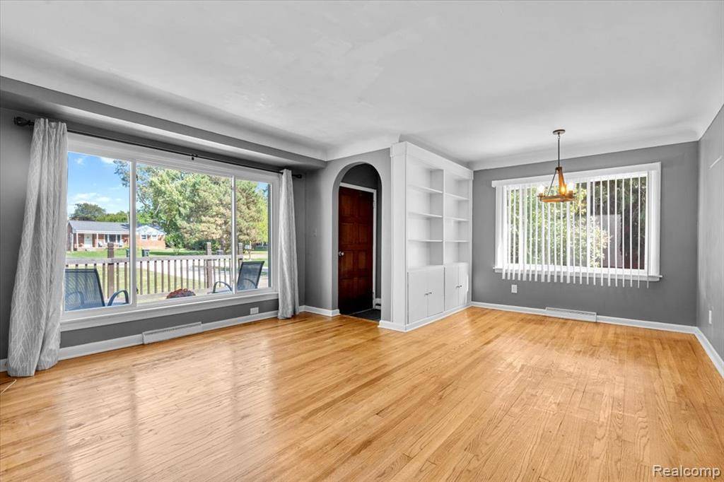 Grosse Ile, MI 48138,28706 Southpointe Road