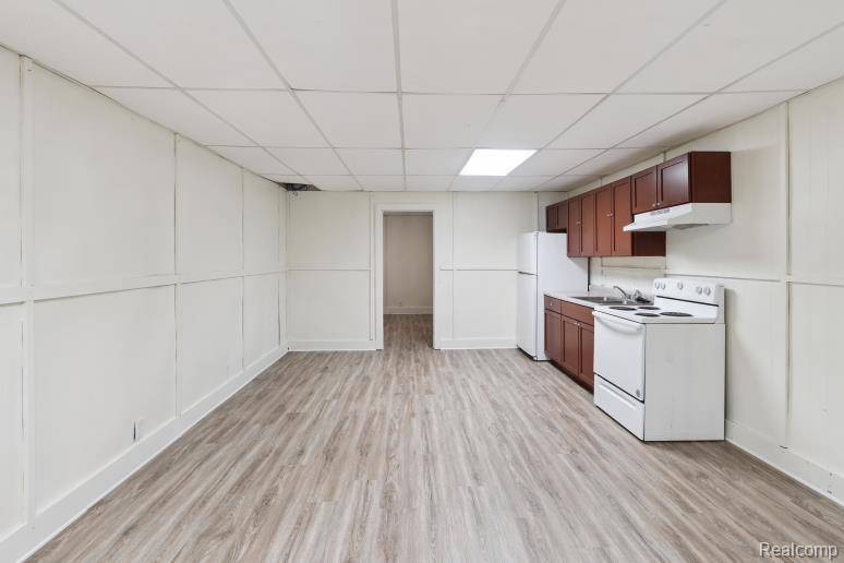 Davison, MI 48423,912 N State Road