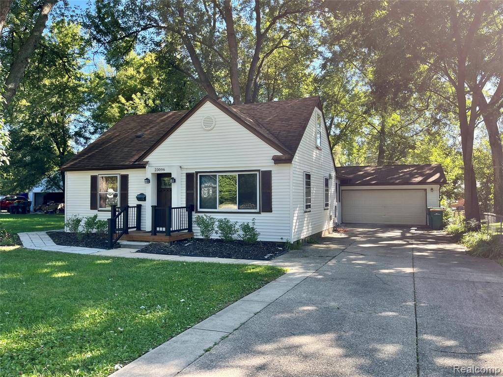 Farmington, MI 48336,23096 HAWTHORNE Street