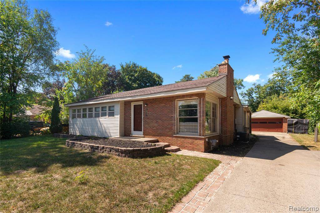 West Bloomfield, MI 48324,2174 Middlebelt Road