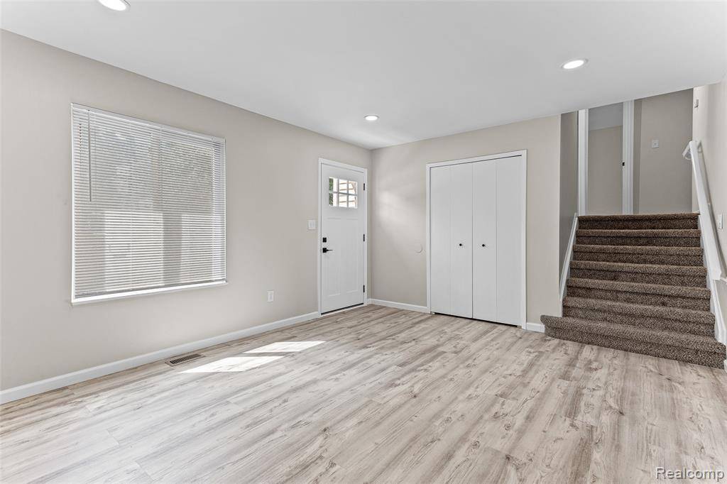 Saint Clair Shores, MI 48080,21701 Pleasant Street