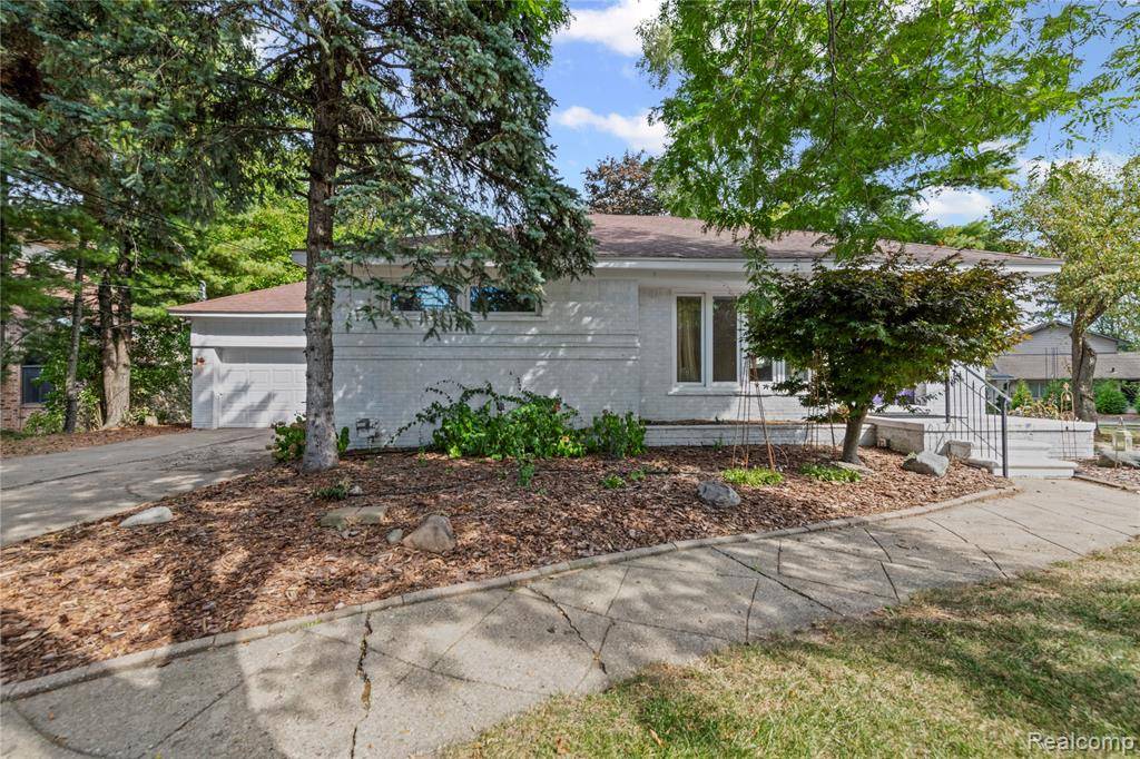 West Bloomfield, MI 48324,2665 Middlebelt Road