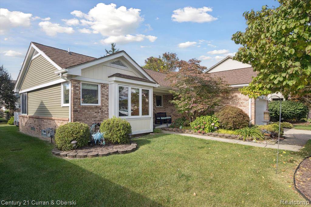 Canton, MI 48188,2562 Woodmont E Drive