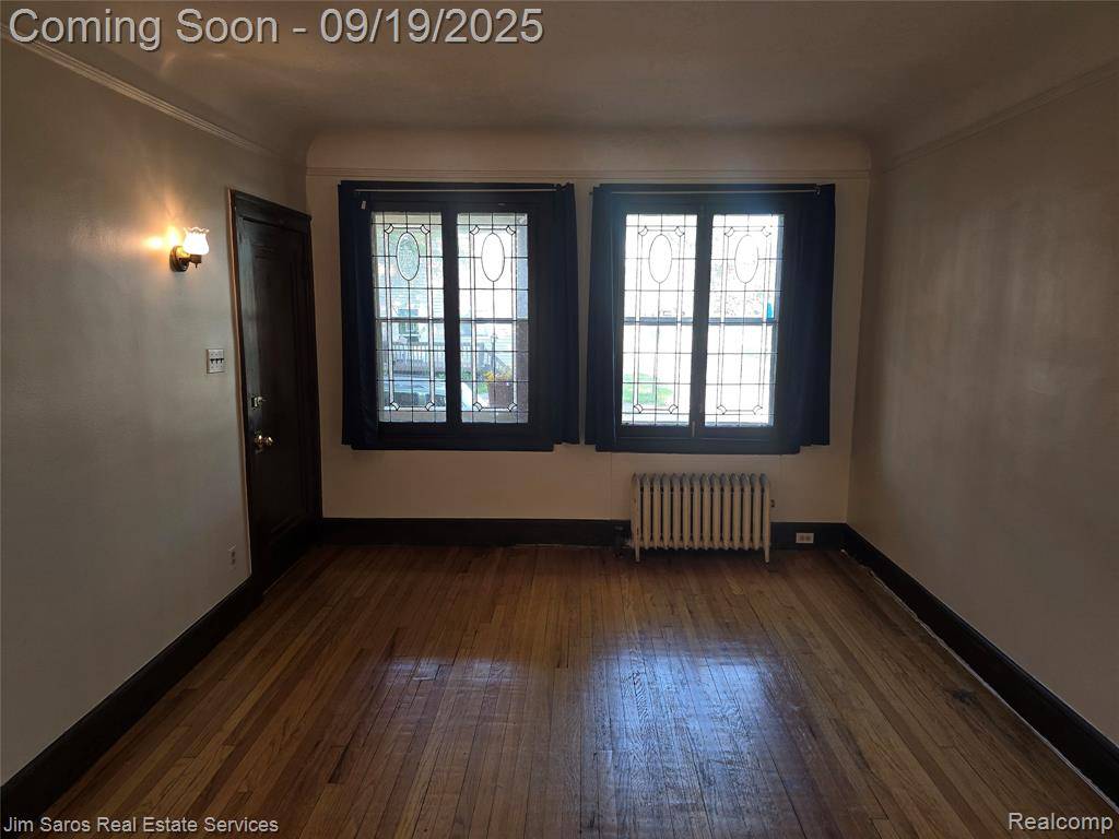 Grosse Pointe Park, MI 48230,843 Beaconsfield 1S