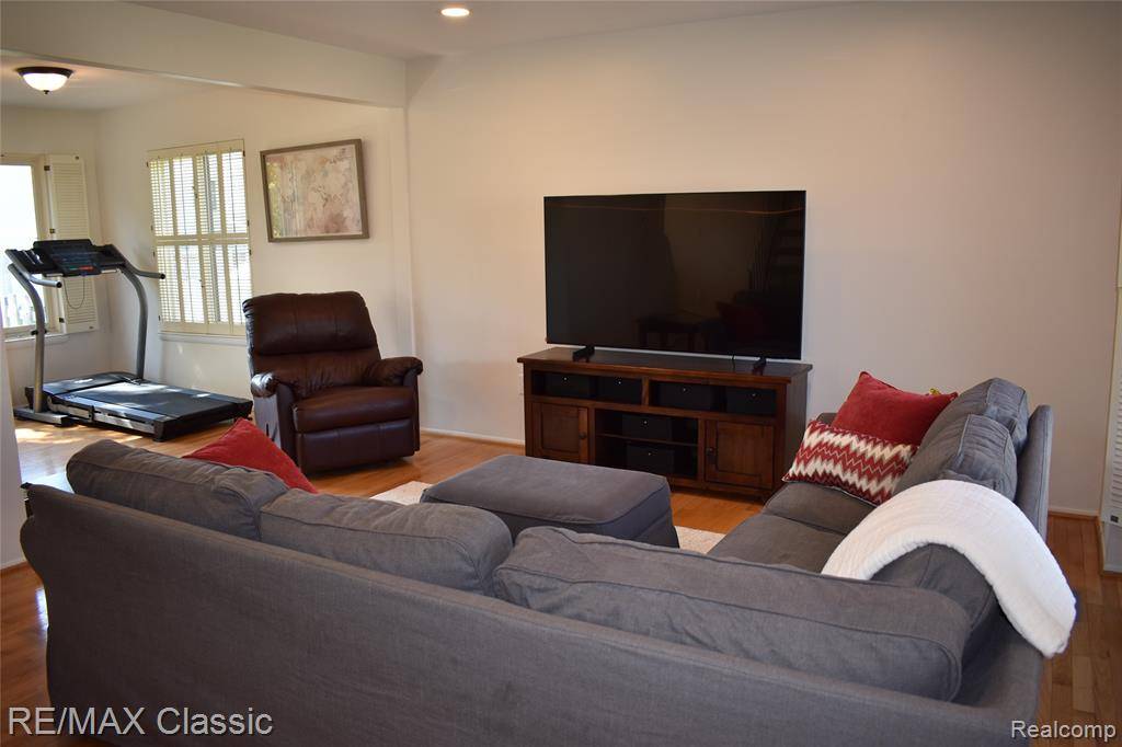 Novi, MI,22629 Cranbrooke Drive