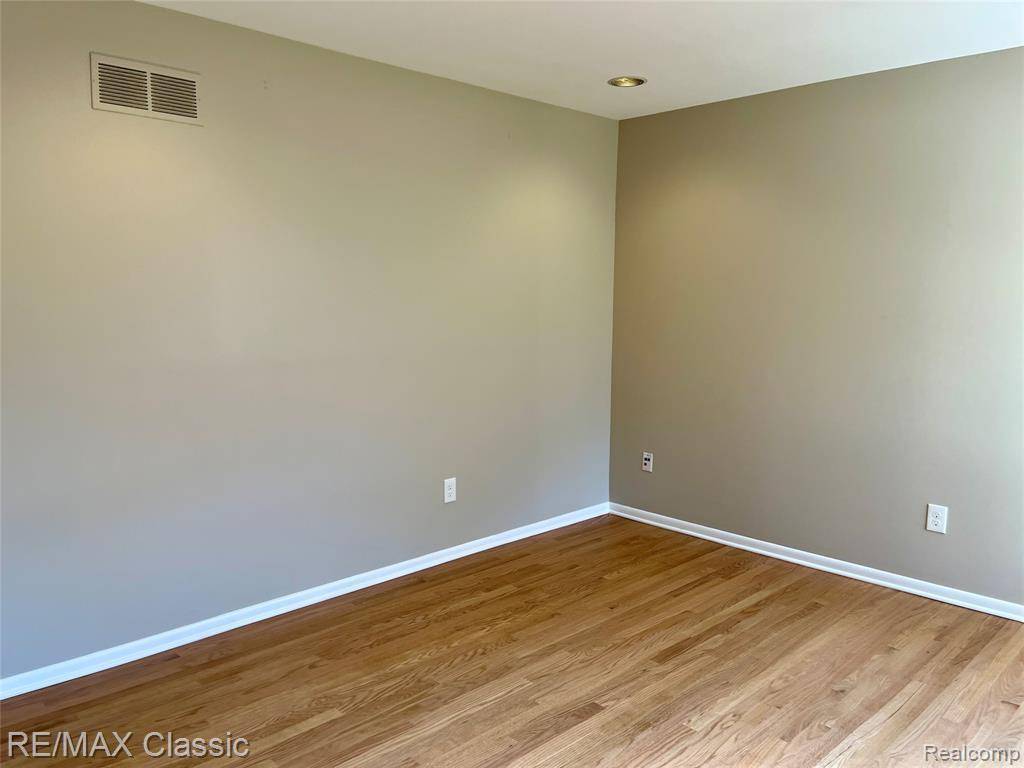 West Bloomfield, MI,7663 Danbury Circle