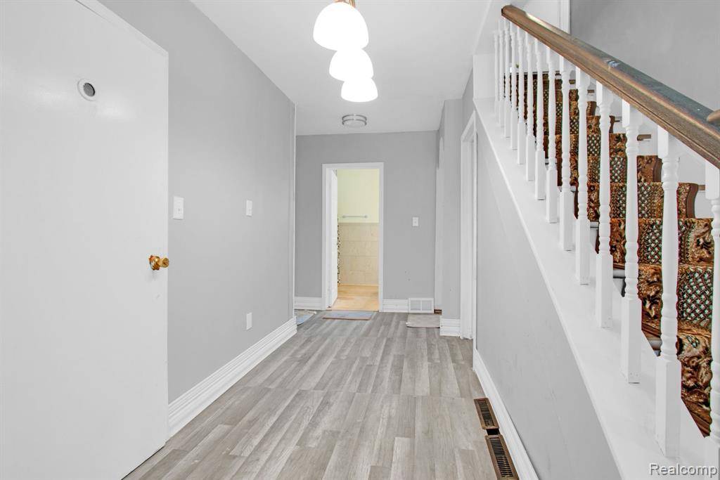 Warren, MI 48091,24370 Eureka Avenue