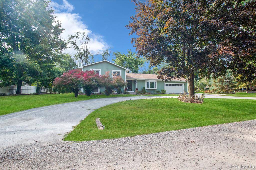 Farmington Hills, MI 48336,21185 Osmus Street