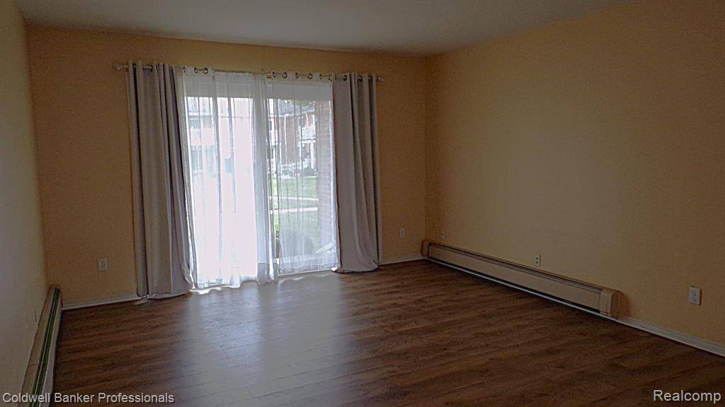 Royal Oak, MI 48073,2440 Parmenter Blvd Parmenter #109 Boulevard