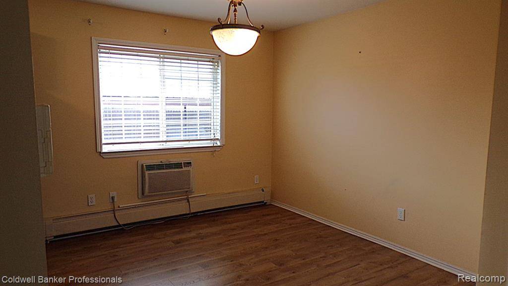 Royal Oak, MI 48073,2440 Parmenter Blvd Parmenter #109 Boulevard