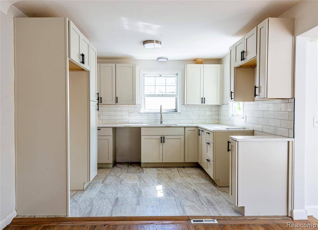 Huntington Woods, MI,10425 Elgin Avenue