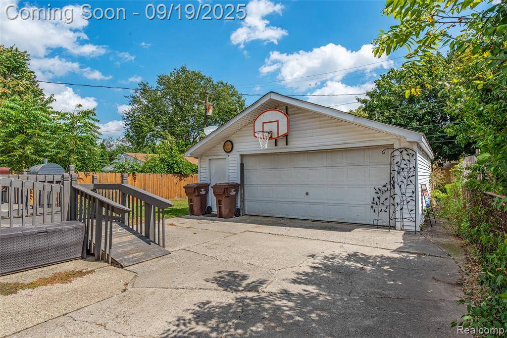 Wayne, MI 48184,4803 Moore Street