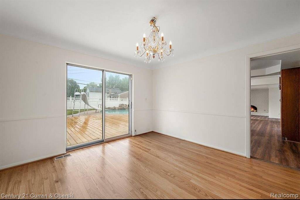 Dearborn Heights, MI 48127,26004 Shirley Lane