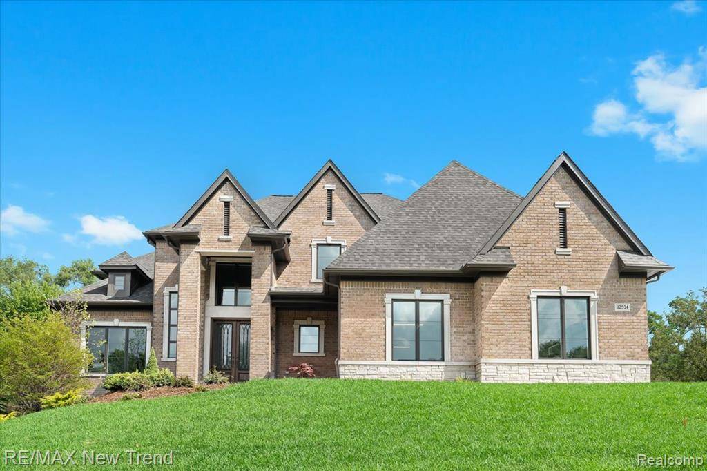 Farmington Hills, MI 48336,32534 Sanctuary Court