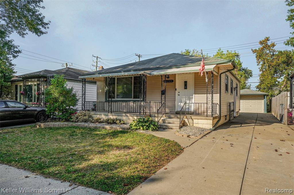 Eastpointe, MI 48021,24245 Tuscany Avenue