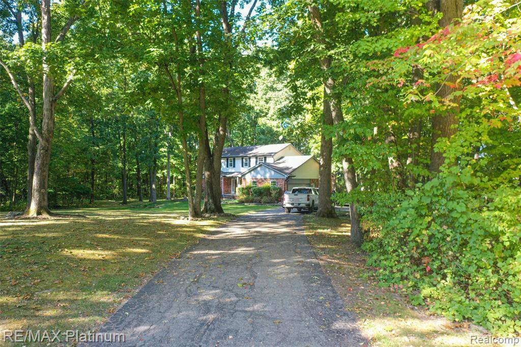 Howell, MI 48855,6567 Heaven Drive