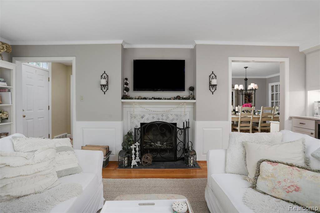 Bloomfield Hills, MI 48301,4200 Surrey Cross