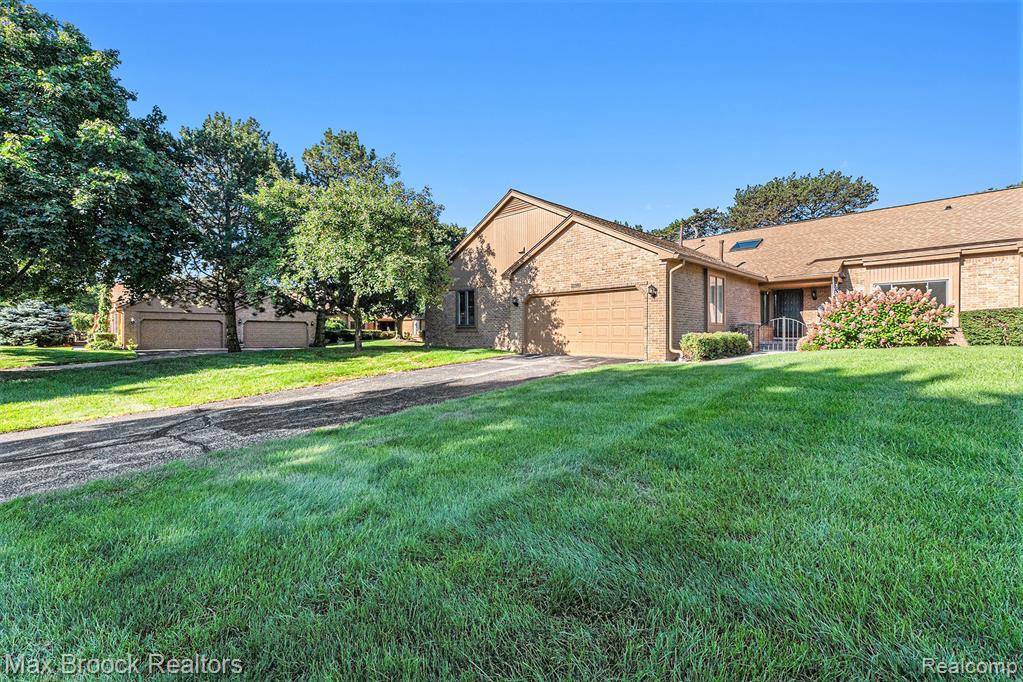 Rochester Hills, MI 48307,2198 London Bridge Drive