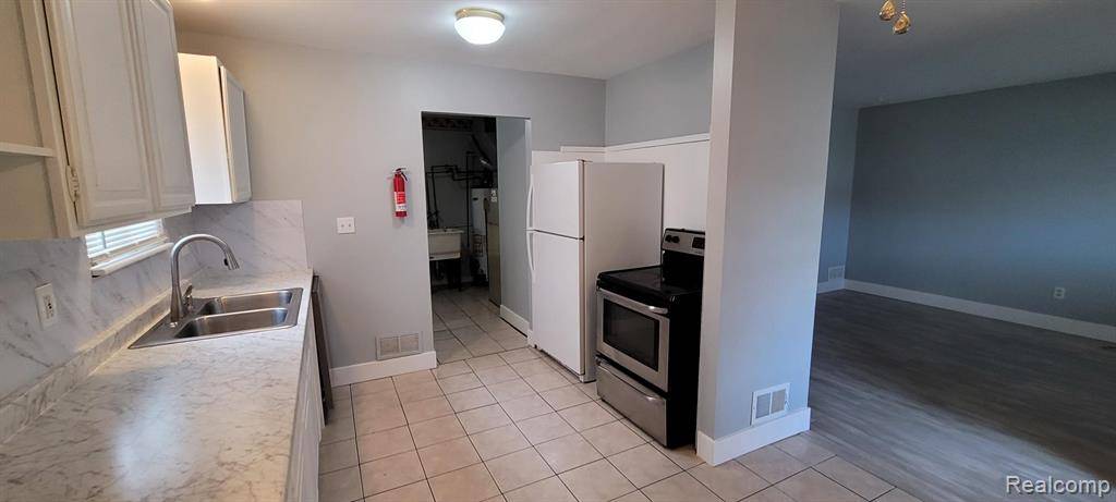 Clinton Twp, MI 48035,21156 Woodward Street