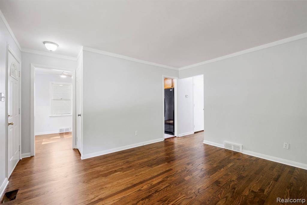 Royal Oak, MI 48073,1012 W Windemere Avenue