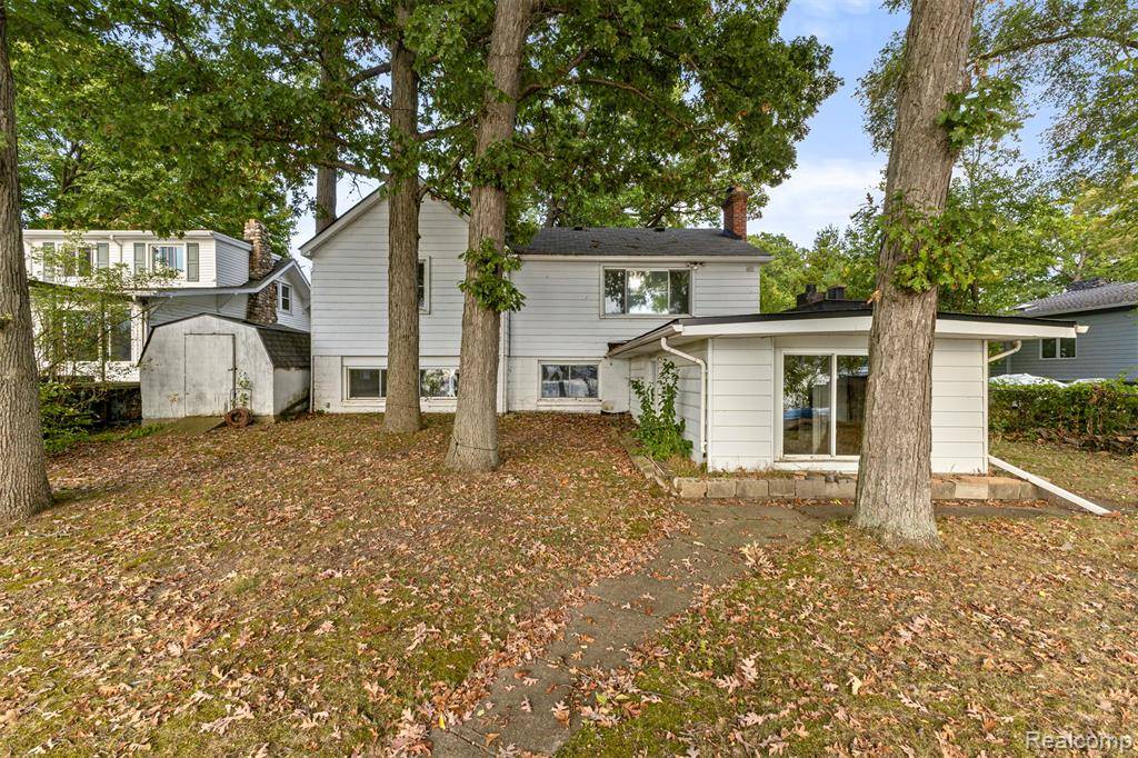 Waterford, MI 48328,1691 Eason