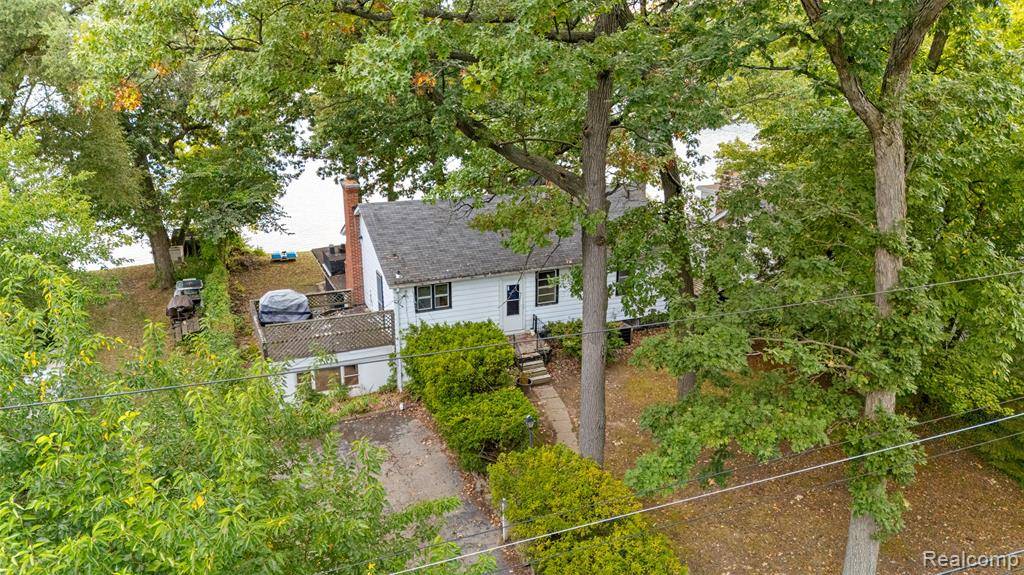 Waterford, MI 48328,1691 Eason