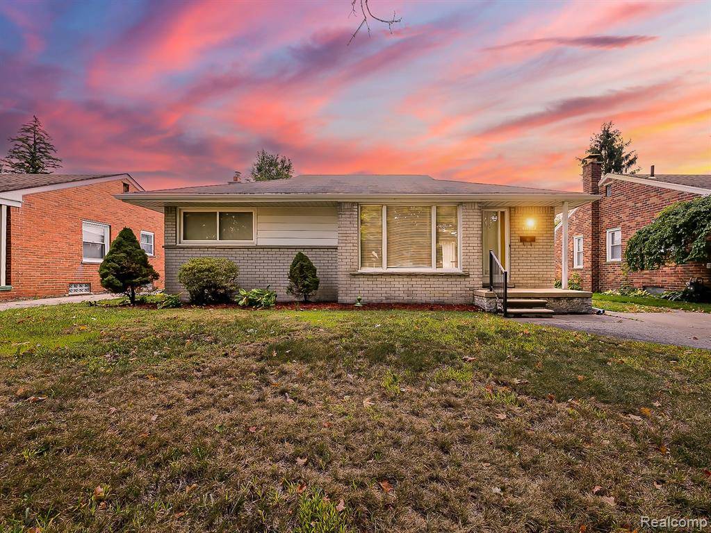 Redford, MI 48240,17694 Fox