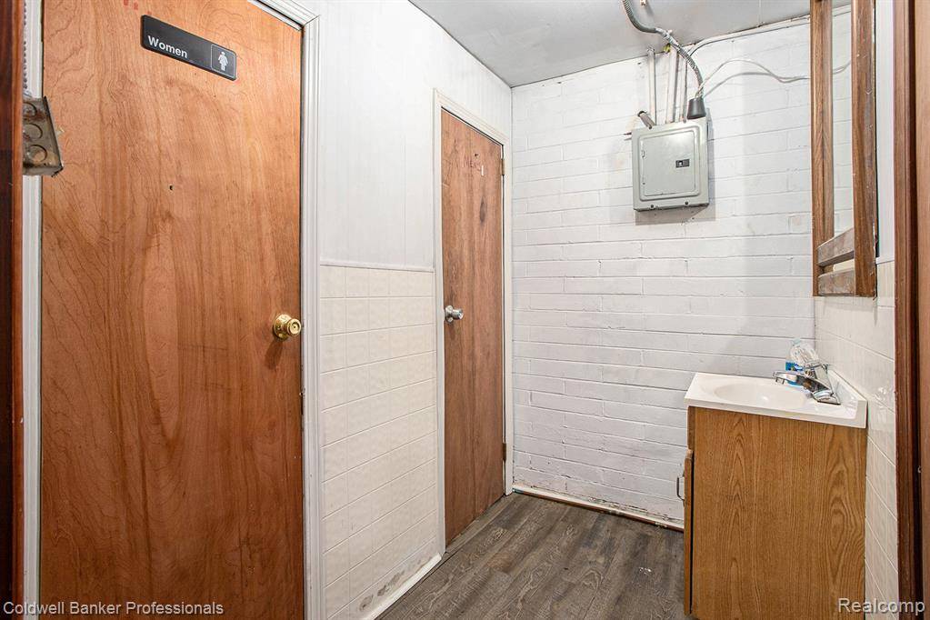 Belleville, MI 48111,48300 Willow Road