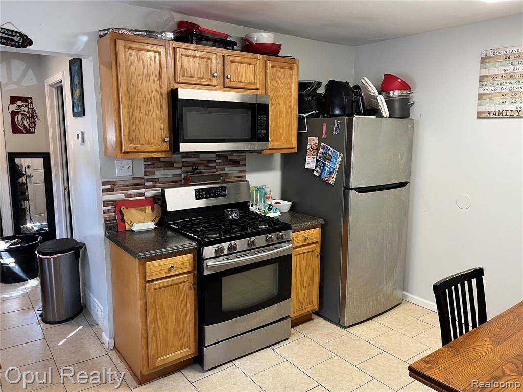 Wixom, MI 48393,1489 Wren Street