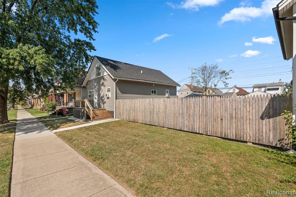 Hamtramck, MI 48212,12056 Saint Aubin Street