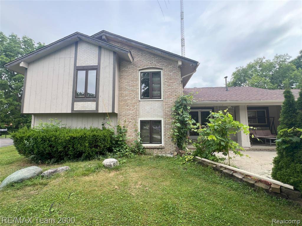 Farmington Hills, MI 48331,29203 Lake Park Drive