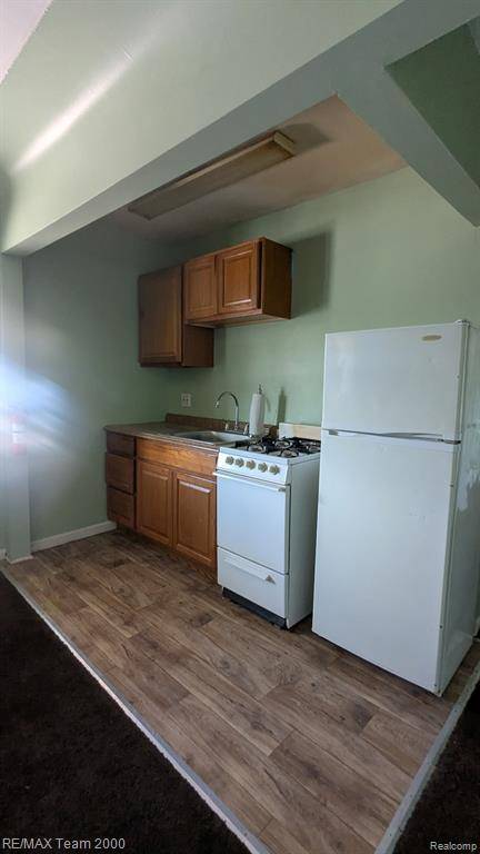 Lincoln Park, MI 48146,1830 Southfield