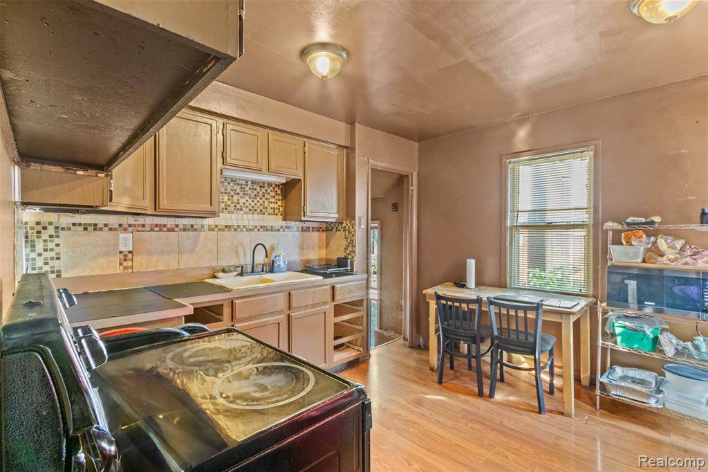 Detroit, MI 48219,19177 Stahelin Avenue